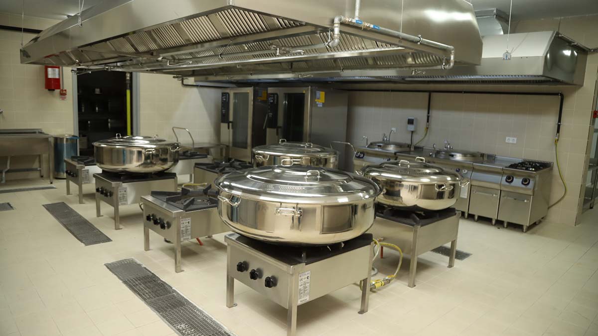 Aşevi ve Gıda Bankası'ndan 3 bin kişiye sıcak yemek