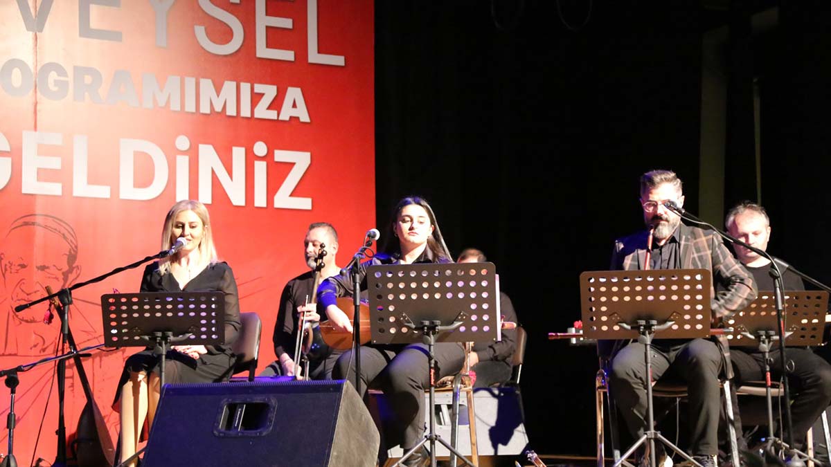 Aşık Veysel'in ölüm yıl dönümü unutulmadı