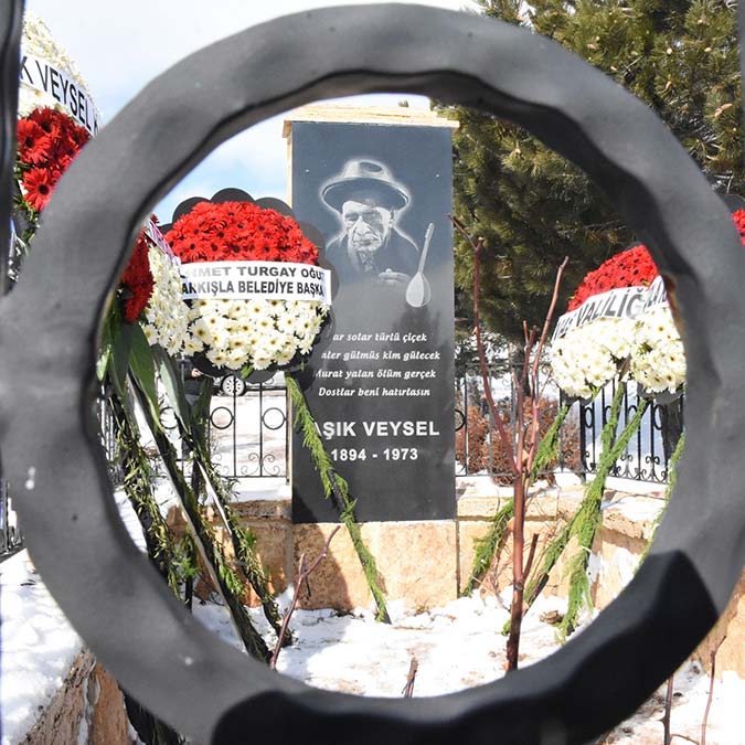 Aşık Veysel 49'uncu ölüm yıl dönümünde anıldı