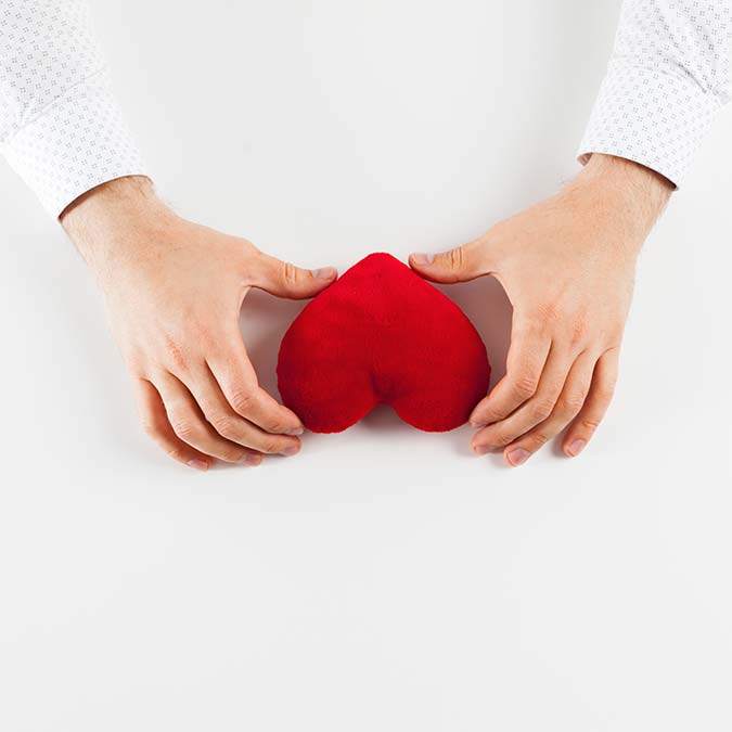 En güzel hayalin gibi sev beni...
