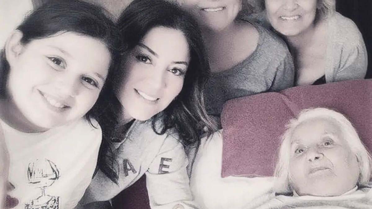 Aşkın Nur Yengi'nin annesi hayatını kaybetti