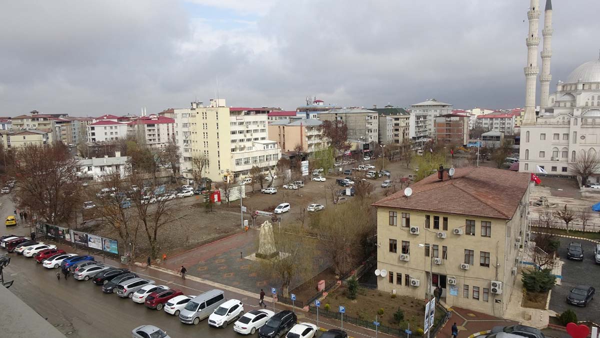 İsviçre merkezli IQAir'in hazırladığı 2021 Dünya Hava Kirliliği Raporu'na göre, Avrupa'nın en kirli havasına sahip 5 kentinden biri Iğdır oldu.