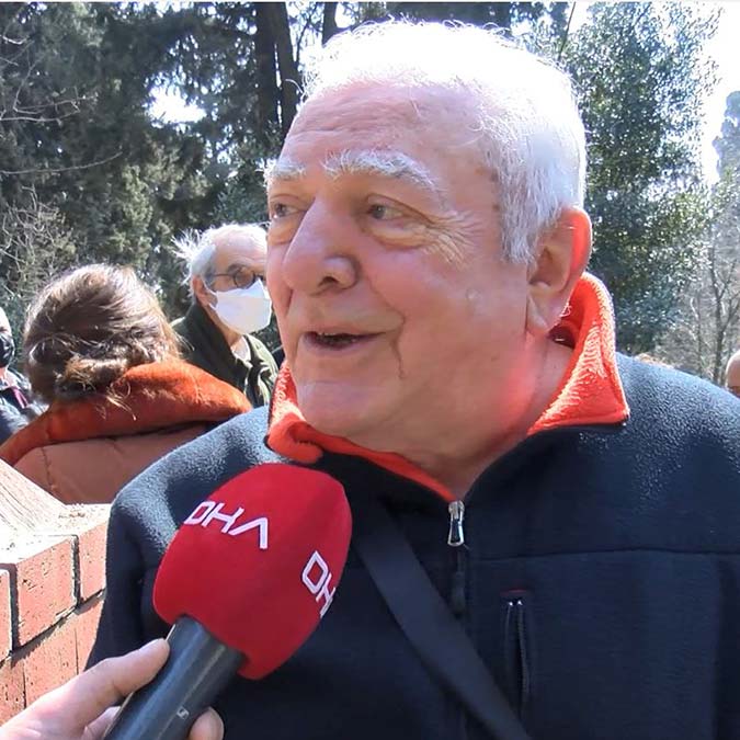 Dün 81 yaşında, geçirdiği ameliyat sonrası oluşan komplikasyon nedeniyle hayatını kaybeden Aydın Engin defnedildi.