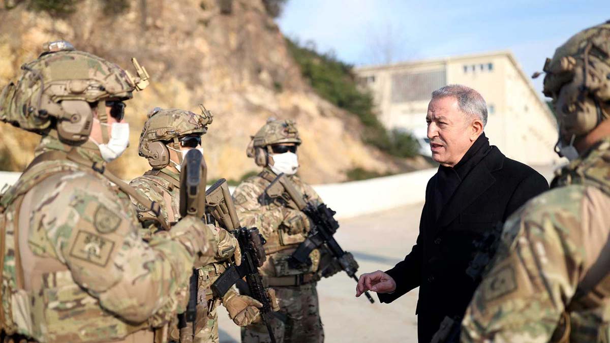 İki uçağımız Borispol Havaalanı'nda bekliyor