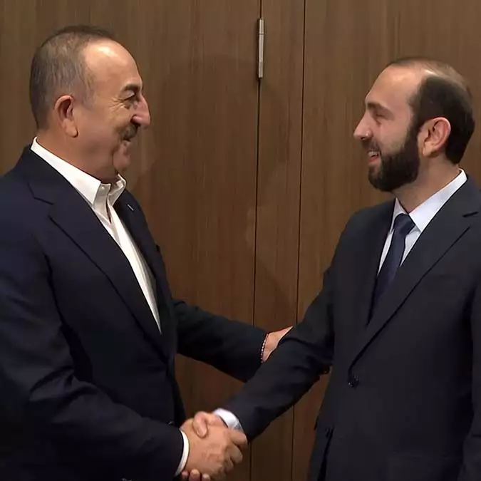 Çavuşoğlu ermenistan dışişleri bakanı ile görüştü