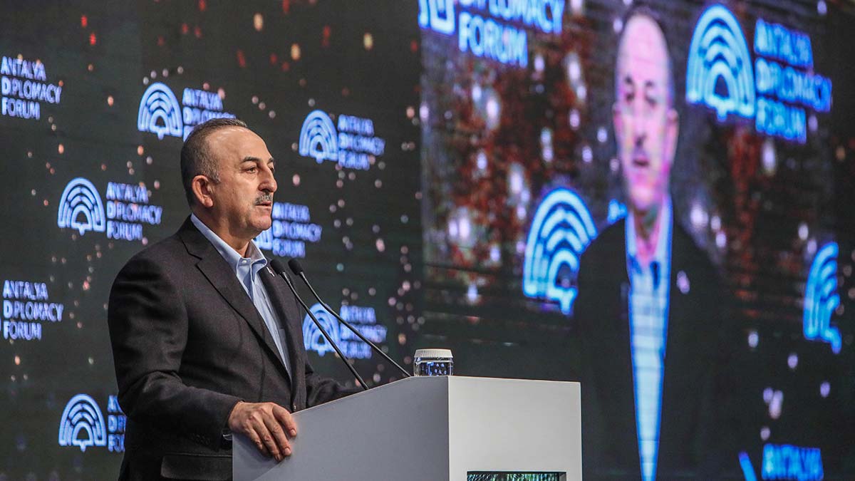 Camide mahsur kalan Türkleri otobüsler bekliyor