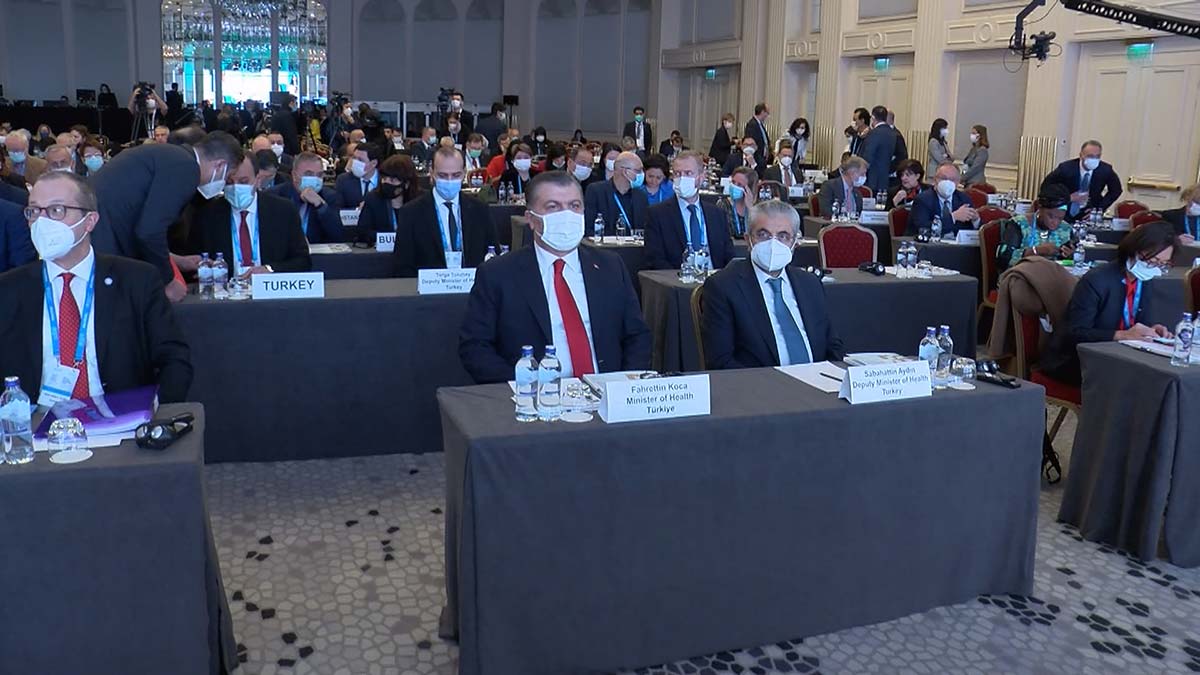 Pasaportuna göre göçmen politikası belirlemek ırkçılıktır