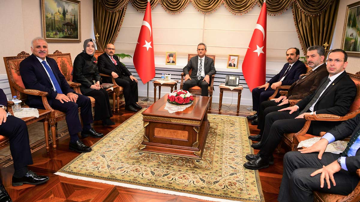 Yüz yüze eğitime ara vermeden dönemi tamamlayacağız