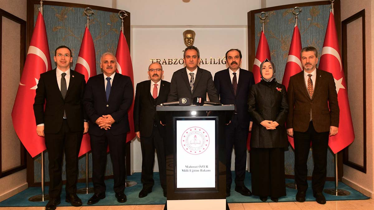 Yüz yüze eğitime ara vermeden dönemi tamamlayacağız