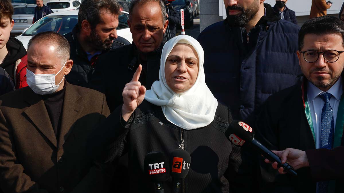 Samuray kılıçlı katil için istenen ceza belli oldu; Savcı, "Tasarlayarak canavarca hisle ve eziyet çektirerek öldürme" suçundan ağırlaştırılmış müebbet hapis cezası istedi.