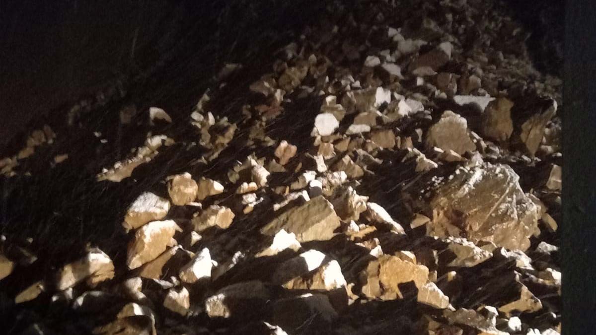 Batman'da heyelanda yol kapandı