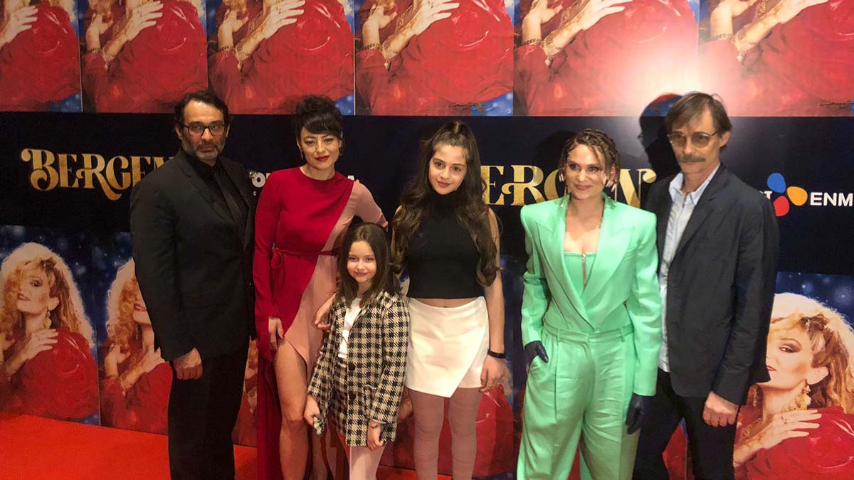 Farah Zeynep Abdullah, Erdal Beşikçioğlu ve Tilbe Saran'ın başrollerini paylaştığı Bergen filminin galası Sarıyer'deki bir alışveriş merkezinde gerçekleştirildi.