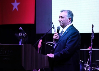 Mersin Beşiktaşlılar Derneği'nin 30'uncu kuruluş yıl dönümü nedeni ile kente gelen Beşiktaş Başkanı Ahmet Nur Çebi, geçen yıl alınan kupaların önemli olduğunu ancak kadın futbol takımının aldığı kupanın daha önemli olduğuna dikkat çekti.