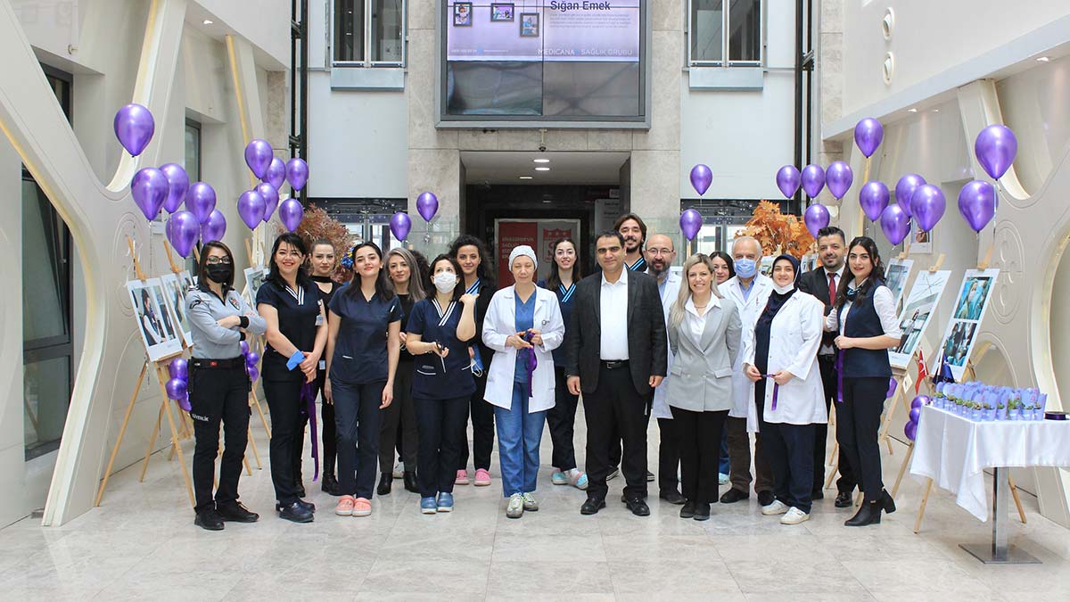 “Bir Çerçeveye Sığan Emek” sergisi 8-11 Mart 2022 tarihleri arasında İstanbul, İzmir, Ankara, Sivas, Samsun, Konya ve Bursa hastanelerinde ziyaretçilere sergileniyor.