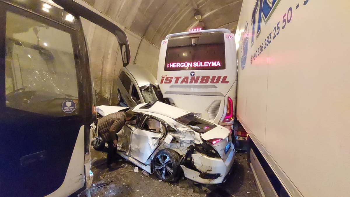 Zincirleme kazada ağır yaralanan Doğan kurtarılamadı