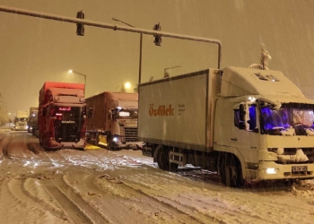 Burdur-Ankara karayolu ulaşıma kapandı