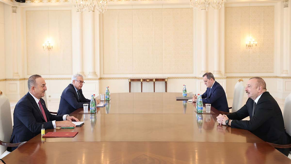 Çavuşoğlu Azerbaycan Cumhurbaşkanı ile görüştü