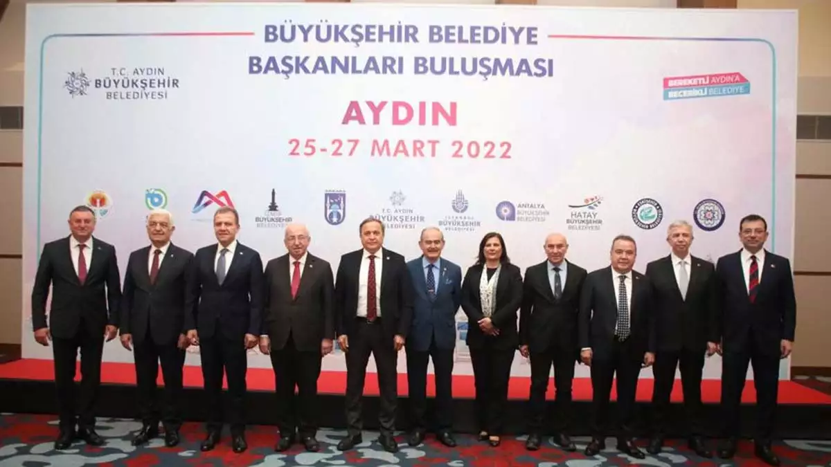 Chp'li 11 büyükşehir belediye başkanı aydın'da buluştu