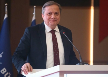 CHP'li 11 büyükşehir belediye başkanı Aydın'da buluştu