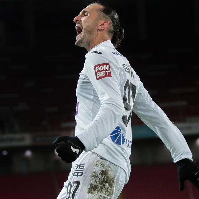 Yusuf Yazıcı performansıyla göz dolduruyor