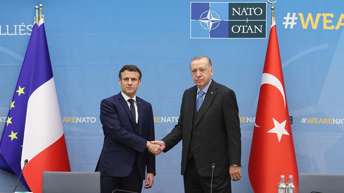 Erdoğan Emmanuel Macron ile görüştü