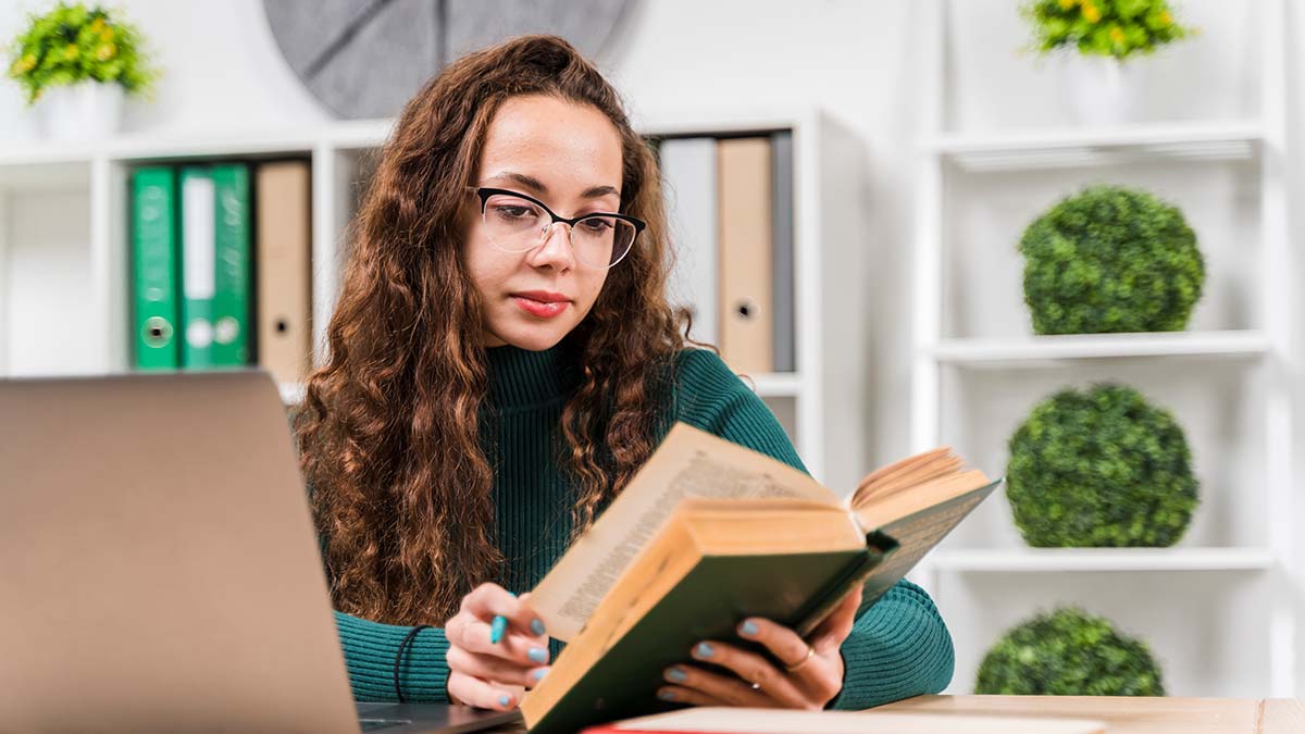 Yabancı dil öğrenmek artık çok kolay. Yabancı dil öğrenmenin bir yetenek olduğuna yönelik bazı bilimsel görüş ve tespitler ortaya konmuş olsa da  “yabancı dil öğrenme metodolojisi”nin yabancı dil öğrenmeye yatkınlık veya yeteneğin ötesinde belirleyici bir rol oynadığını söyleyebiliriz. 