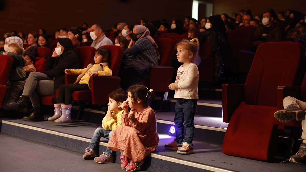 Doğa Zabıtası çocuk tiyatrosu çevre bilinci aşıladı