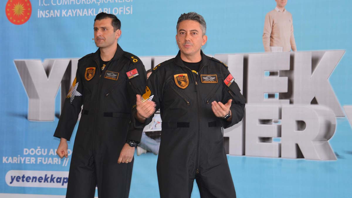SOLOTÜRK pilotlarına yoğun ilgi