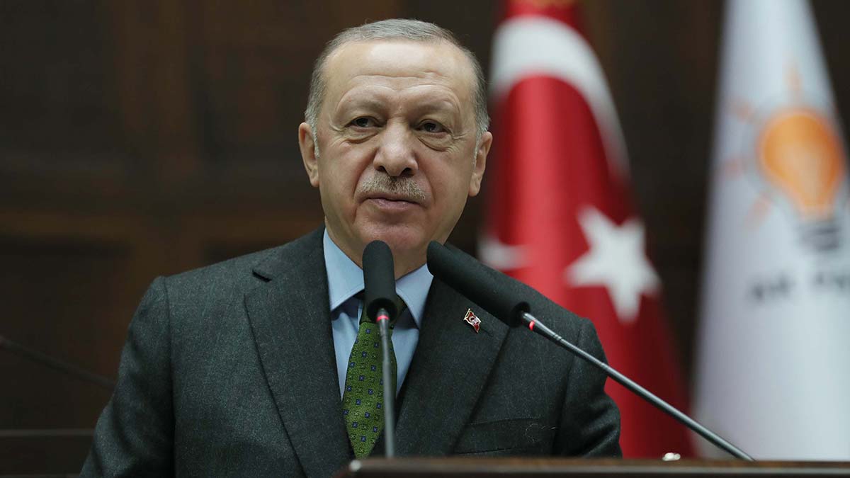 Cumhurbaşkanı Recep Tayyip Erdoğan, "Kurdaki yükseliş, enerji ve gıda fiyatlarındaki aşırı artışların ülkemize yansımalarından kaynaklanan hayat pahalılığıyla karşı karşıyayız" dedi.