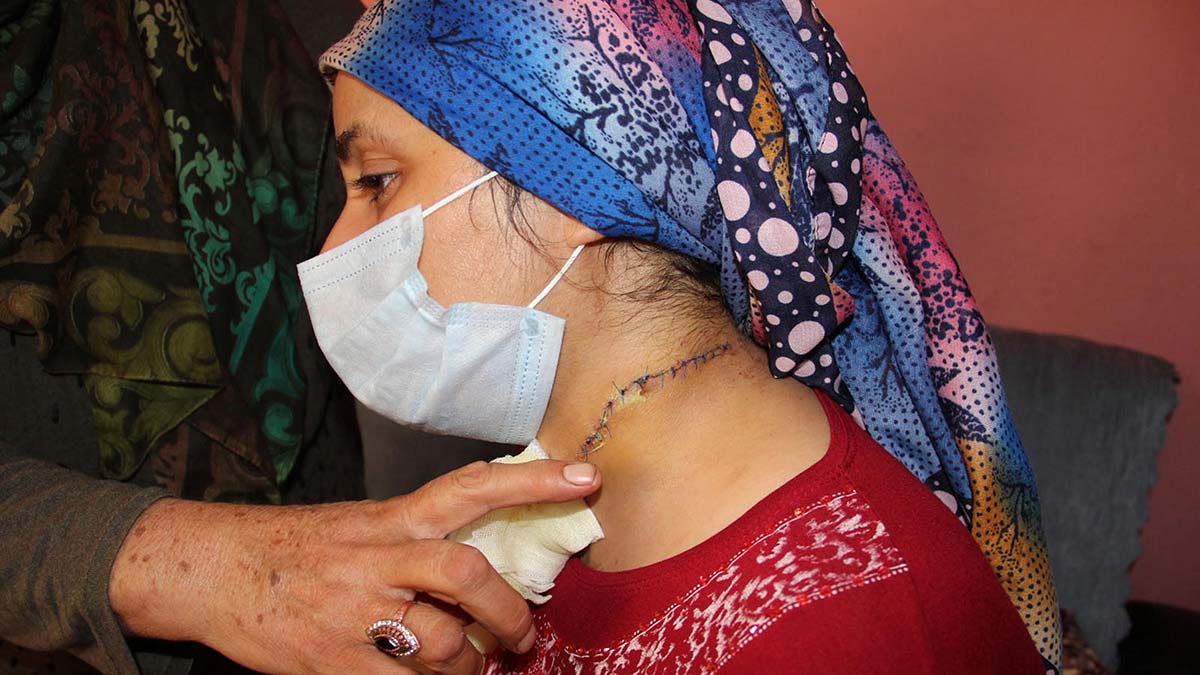 Eşinin boğazını falçatayla kesen kocaya iyi hal indirimi