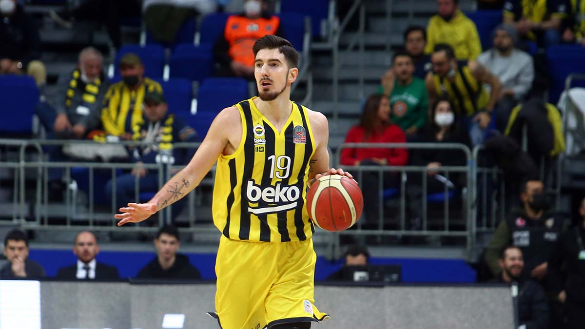 Nando De Colo'nun kas yaralanması var