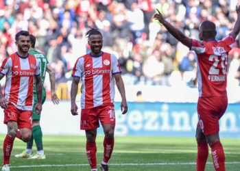 Antalyaspor GZT Giresunspor'u 4-1 mağlup etti