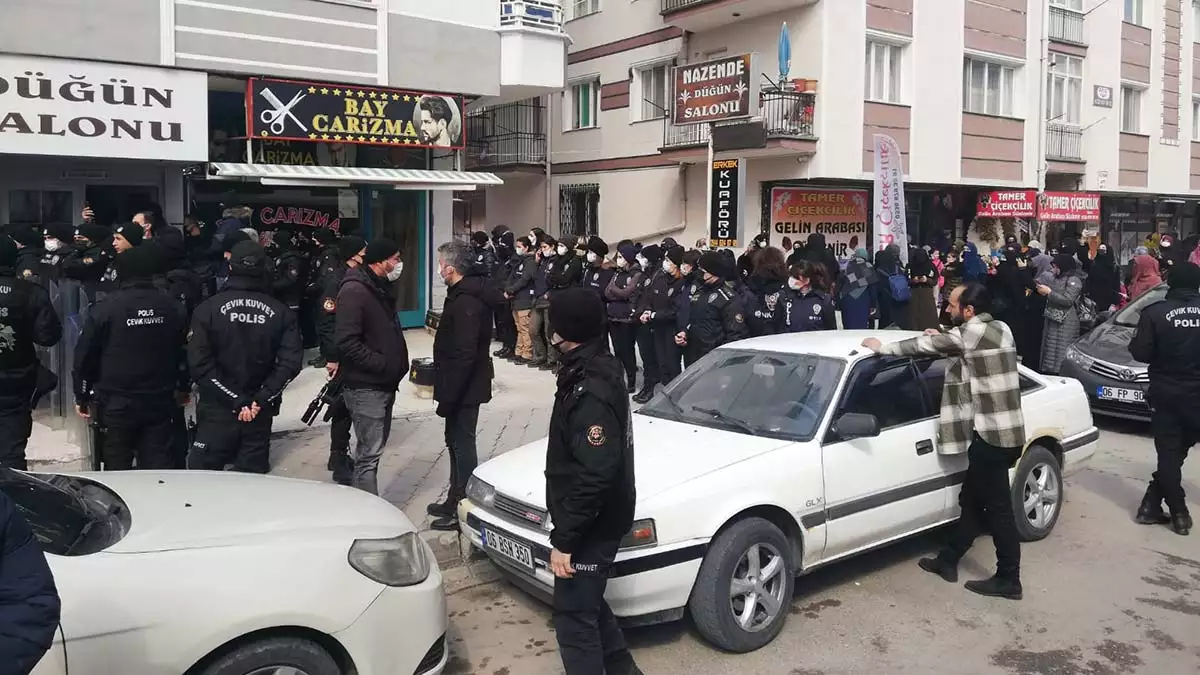 Furkan vakfı'nın düğün salonundaki toplantısına izin verilmedi