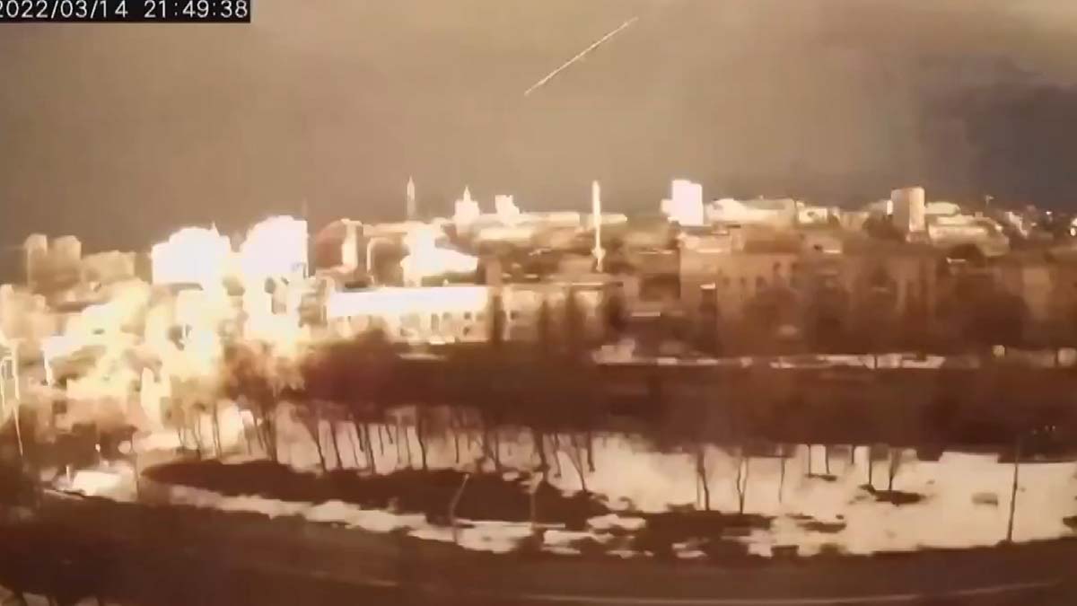 Harkiv'in bombalanma anı görüntülendi