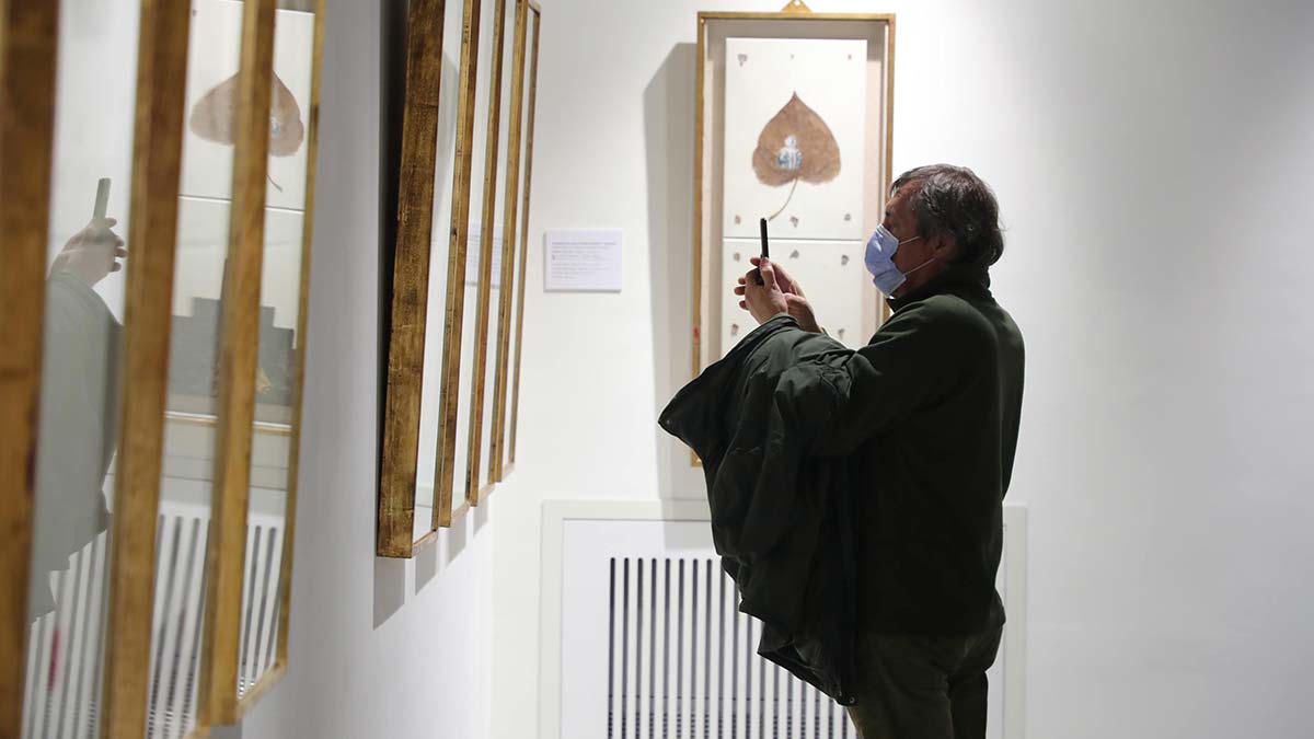 Ressam Hüsamettin Koçan’ın 30 yıl boyunca ürettiği yapıtlarından oluşan ‘Geleneğin Şifreleri-Geleceğin Şifreleri’ resim sergisi Kazlıçeşme Sanat’ta açıldı.