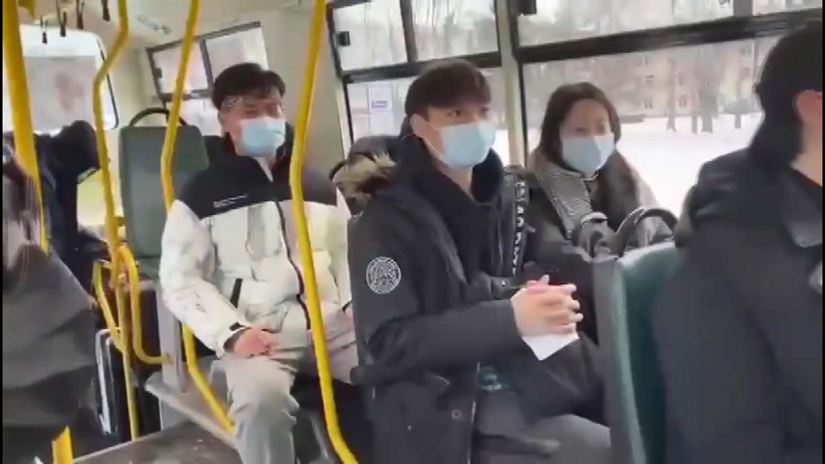 Sumy'deki ilk tahliyeler kameralara yansıdı