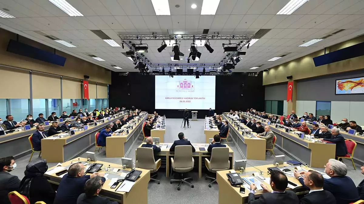 İstanbul'da beklenen kar yağışıyla ilgili tedbirler alındı