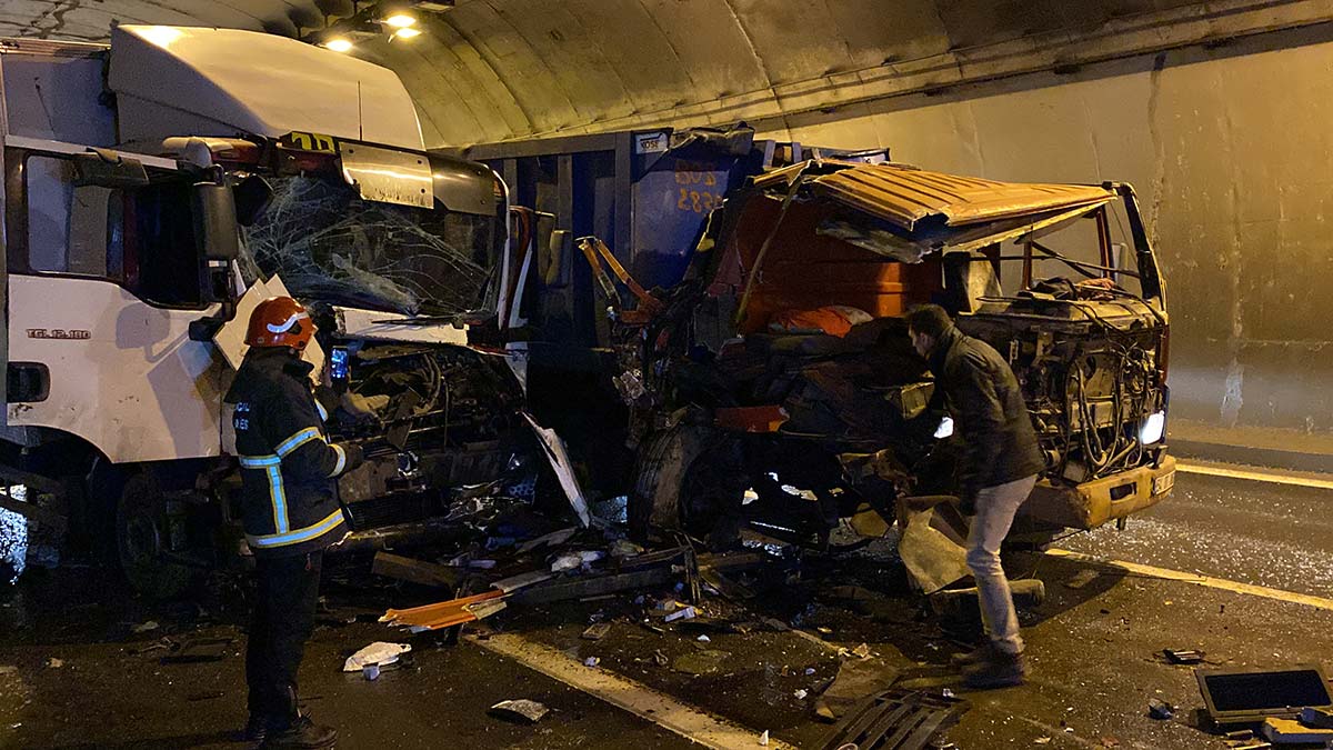 İzmit'te tünelde zincirleme kaza