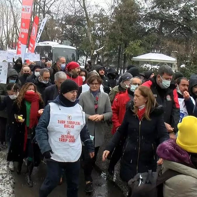 Kadıköy'de tıp bayramı yürüyüşü