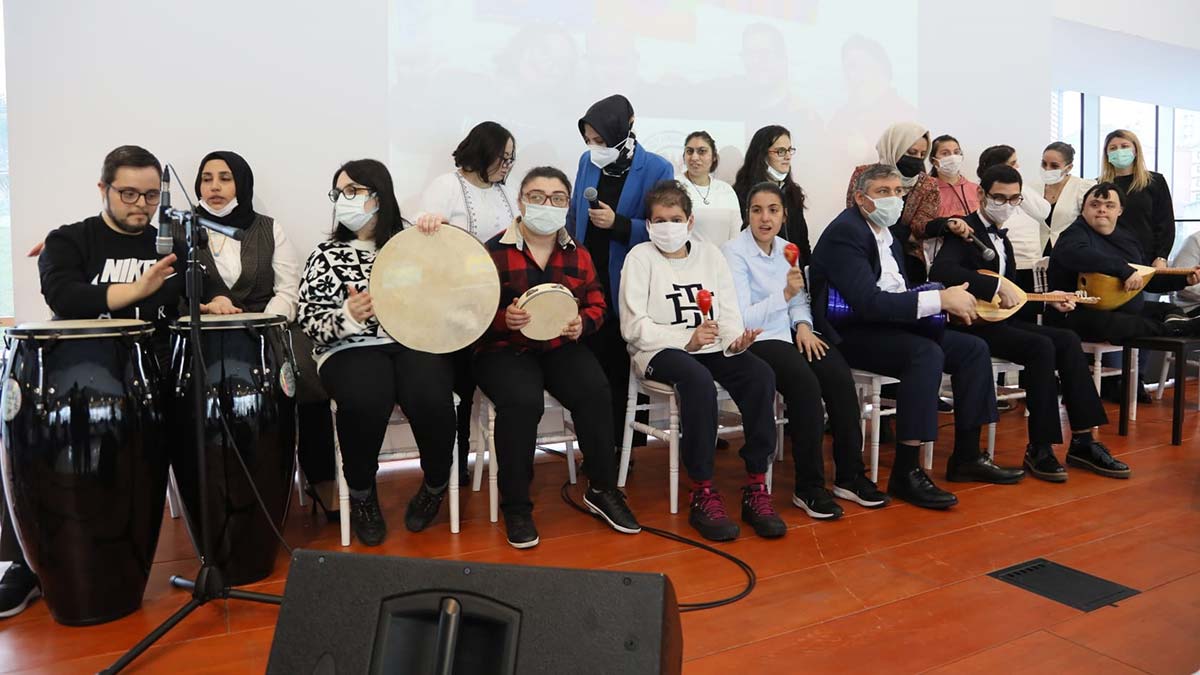 Kağıthane'nin özel çocukları sahneye çıktı