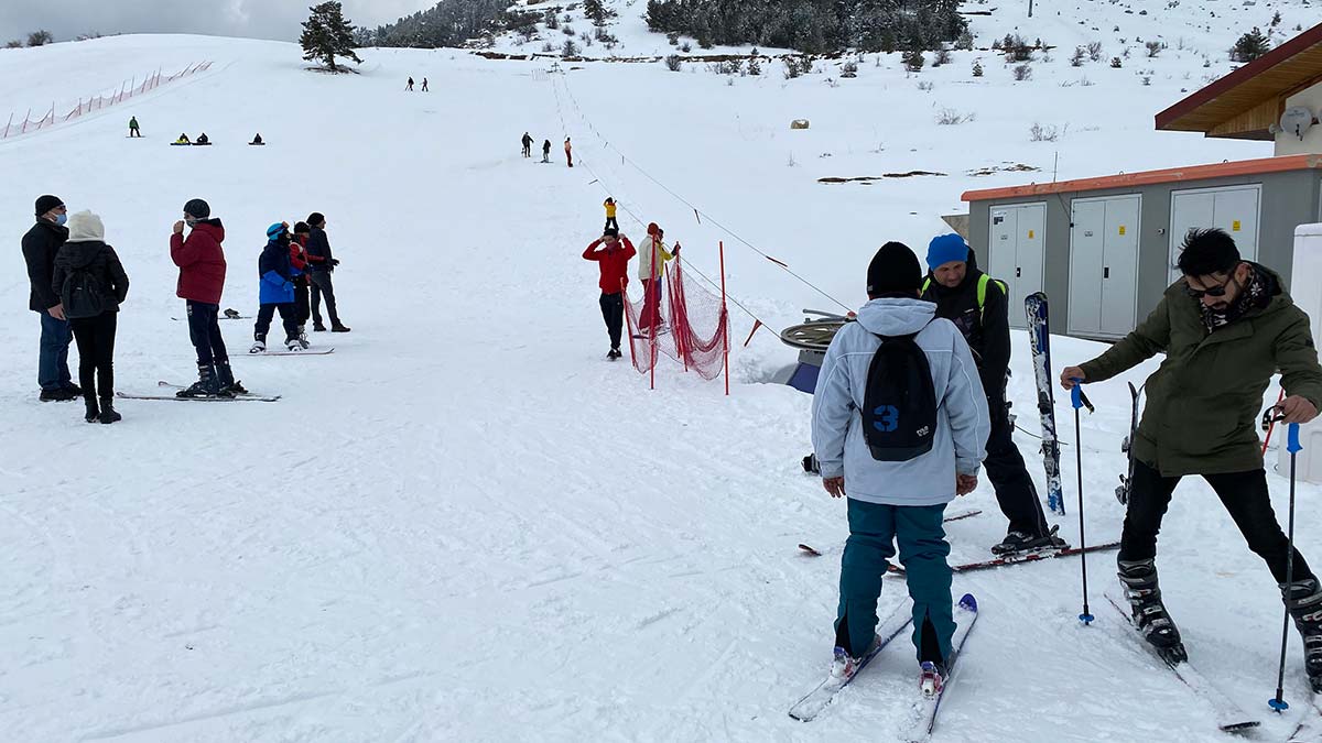 Keltepe Kayak Merkezi'nde hafta sonu yoğunluğu