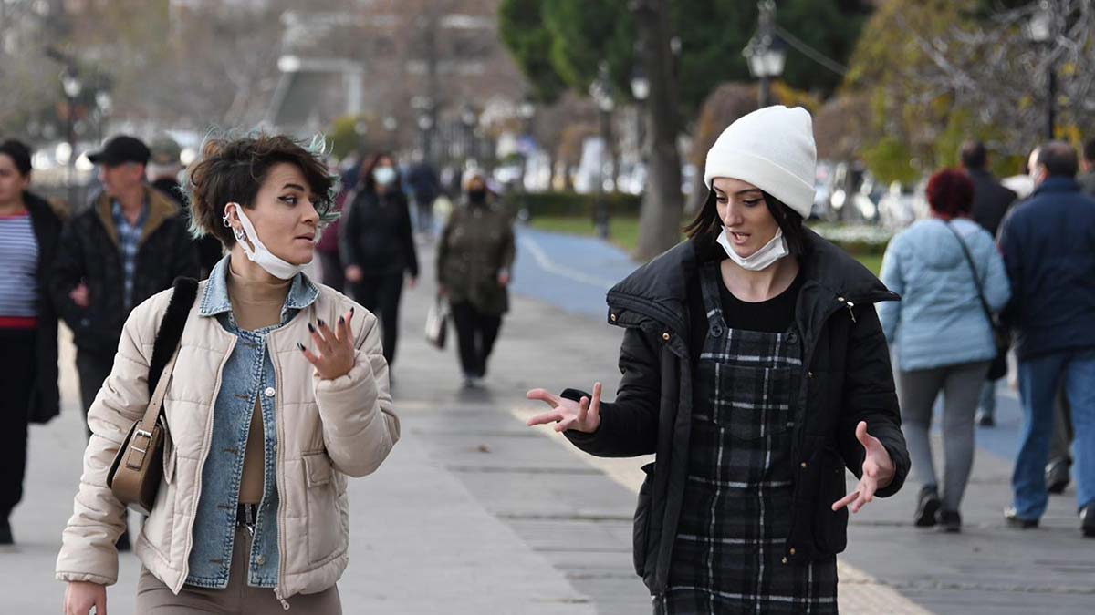 Tekirdağ Çorlu Devlet Hastanesi Başhekimi ve Enfeksiyon Hastalıkları Uzmanı Doç. Dr. Mustafa Doğan, "Toplumsal rehavet var. Vaka sayılarında artış olabilir" dedi.