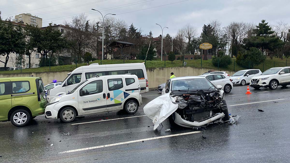 6 araca çarptı; Alkolmetreyi üflemedi