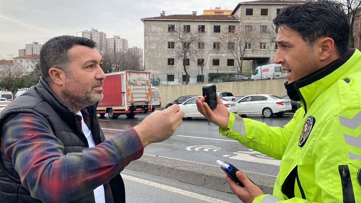 6 araca çarptı; Alkolmetreyi üflemedi