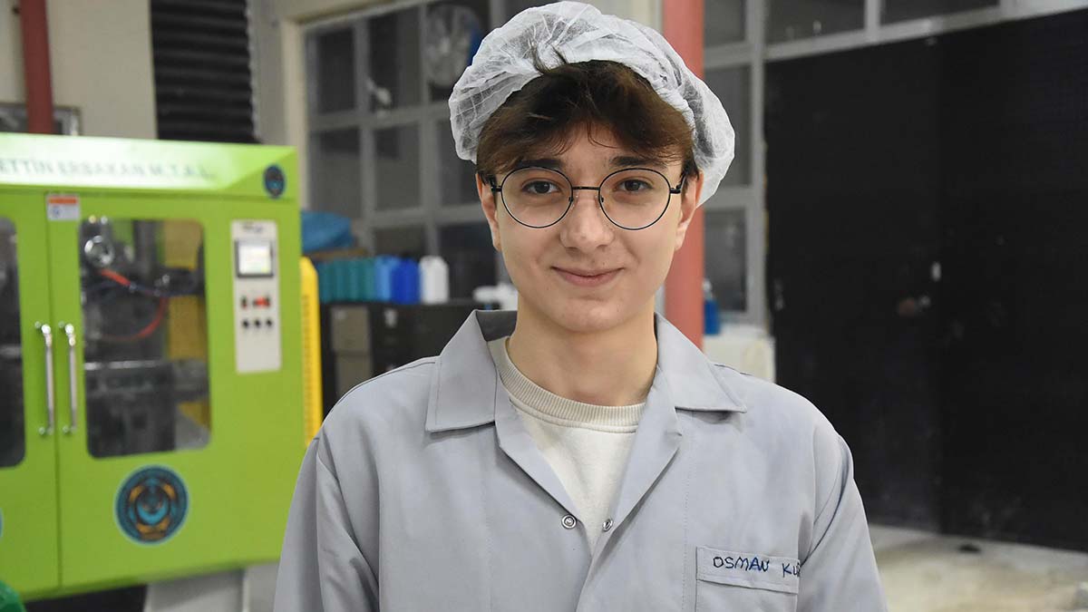 Öğrenciler plastik bidon üretimine başladı