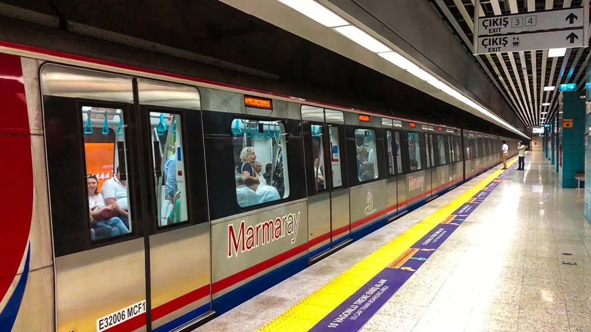Marmaray seferleri saat 02:00'ye kadar uzatıldı