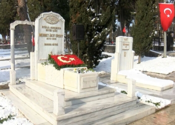 Mehmet Akif Ersoy kabri başında anıldı