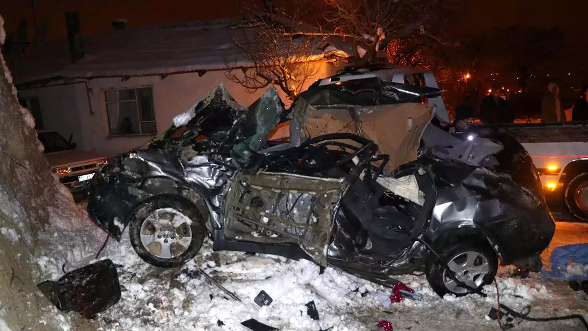 Burdur'da feci kaza; 4 genç yaşamını yitirdi