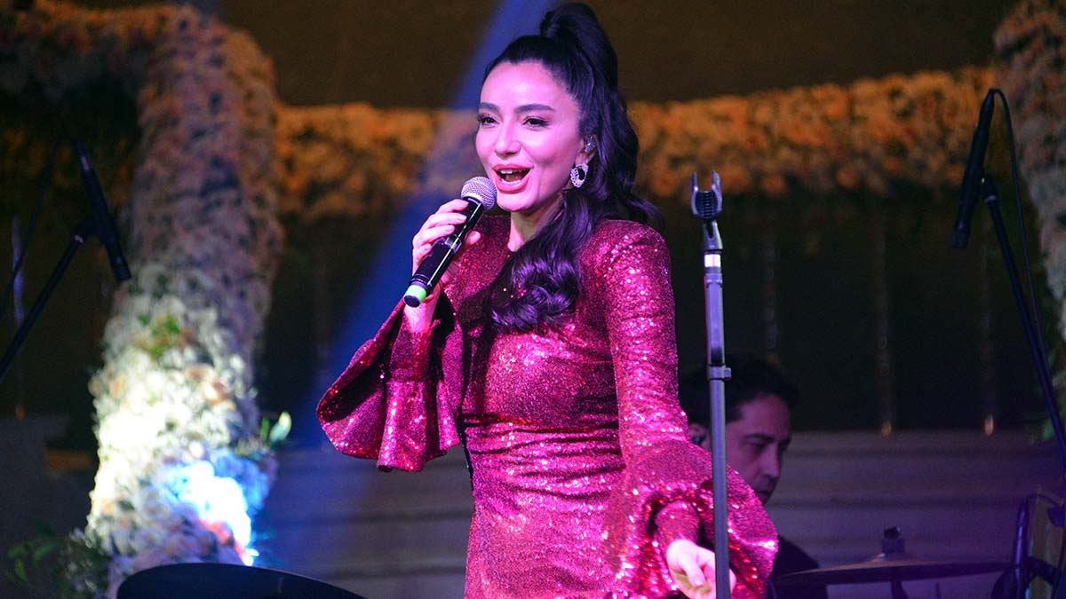 Öykü Gürman Kahramanmaraş'ta sahneye çıktı