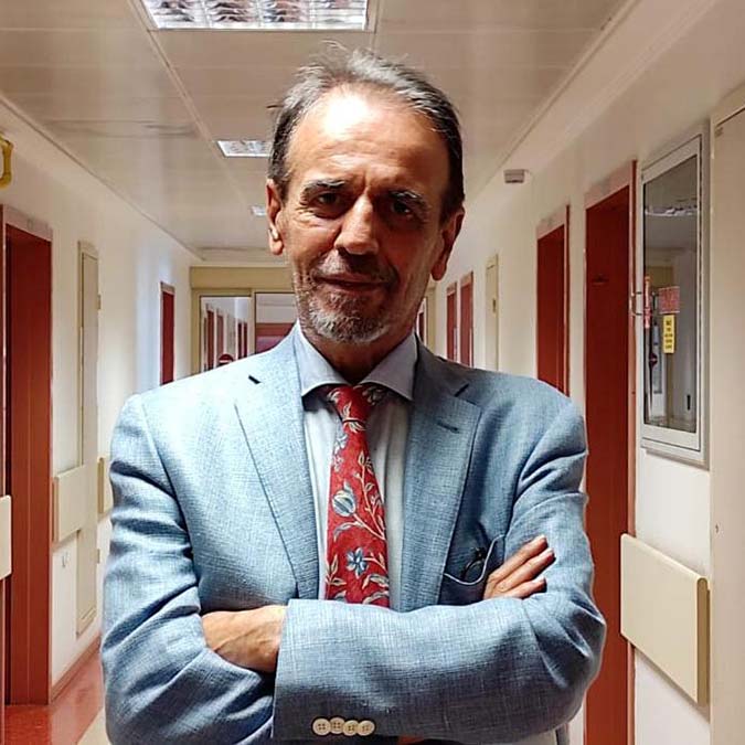 En az 3 doz aşılanmak lazım